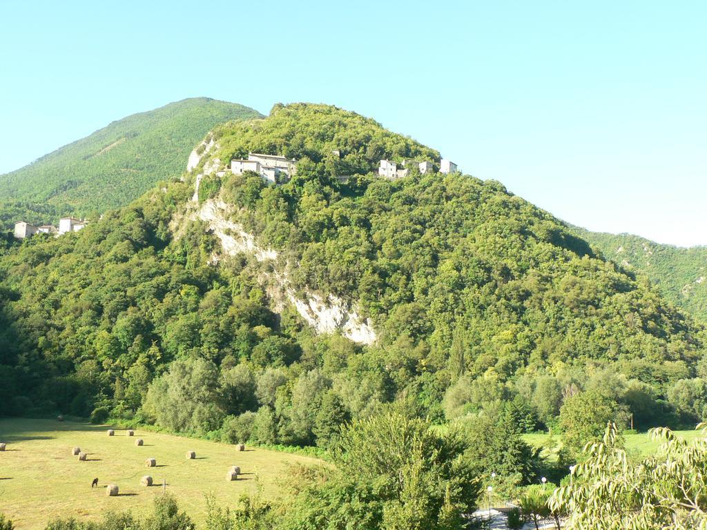 Agriturismo Casale La Palombara Villa Cerreto di Spoleto Bagian luar foto